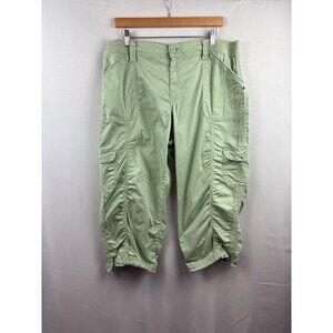 Women’s Style & Co Size 16 Mint Green Capri Cargo Pants